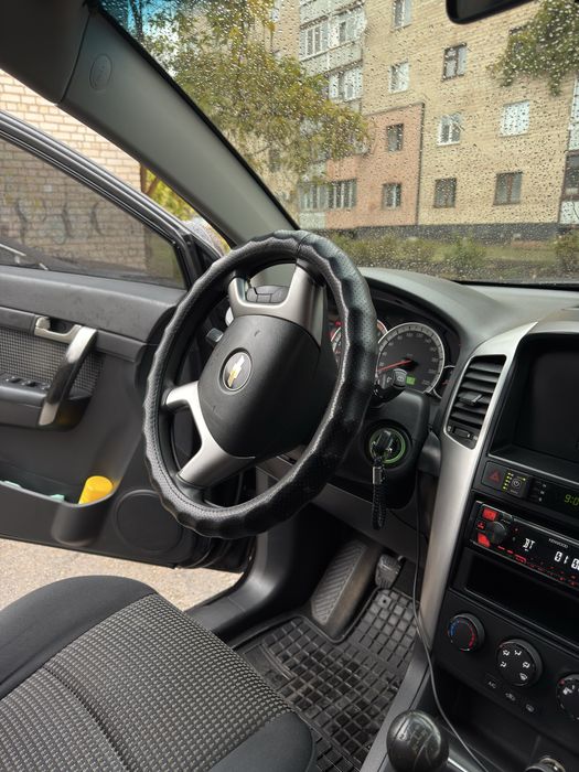 Chevrolet Captiva black c100