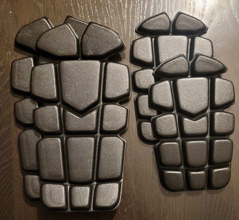 Ochraniacze na kolana i łokicie MON, czekoladki