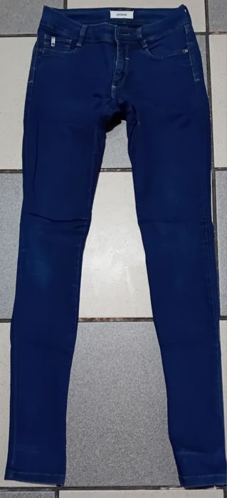 Vendo varias calças de menina xs....12 anos