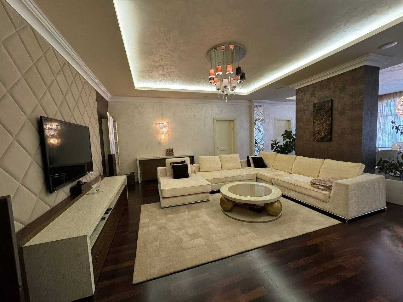 Оренда  3 кімнатної  квартири  255 м.+ паркінг,  Печерськ, Центр без %