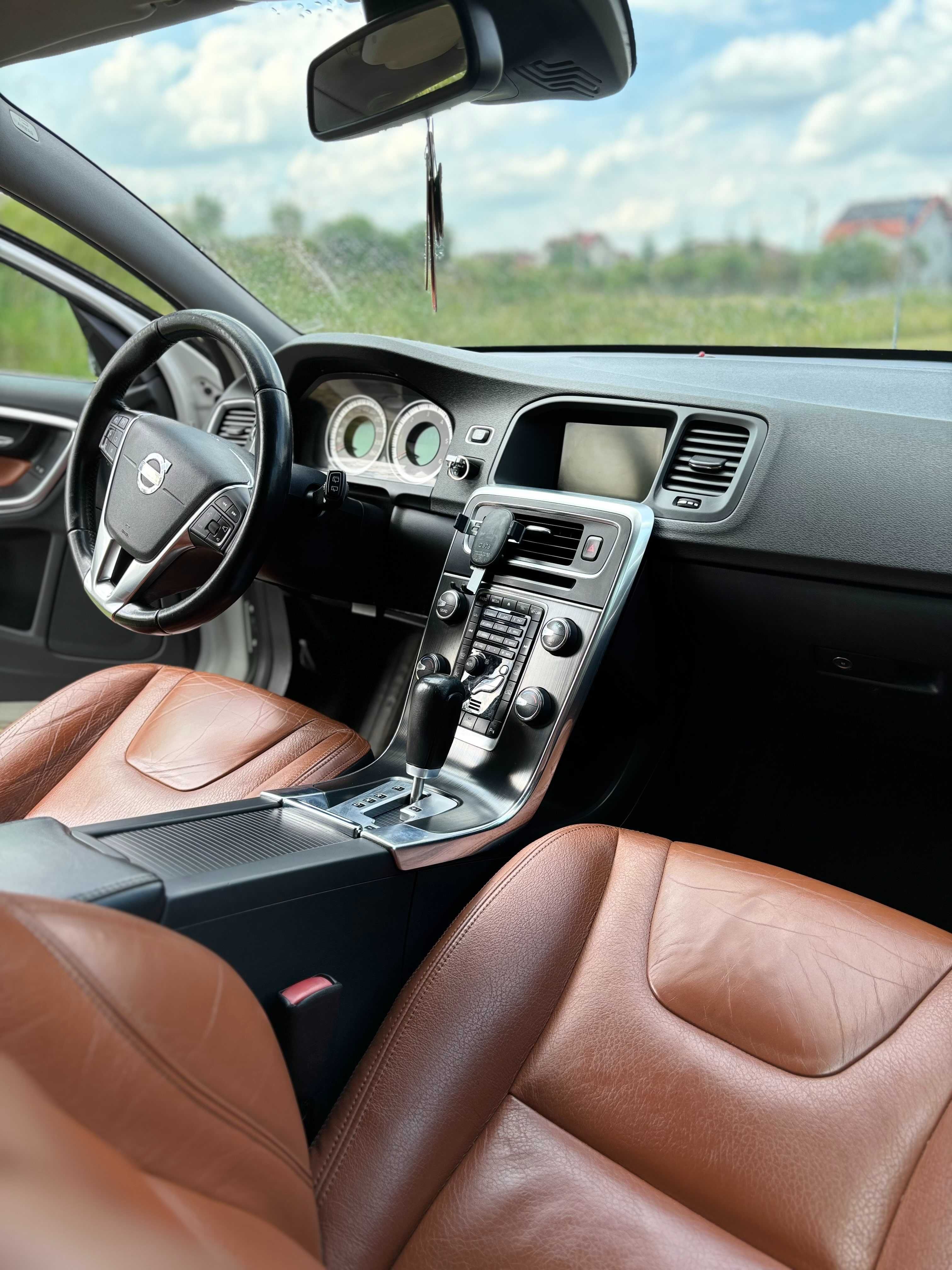 Volvo V60 D3 2012r