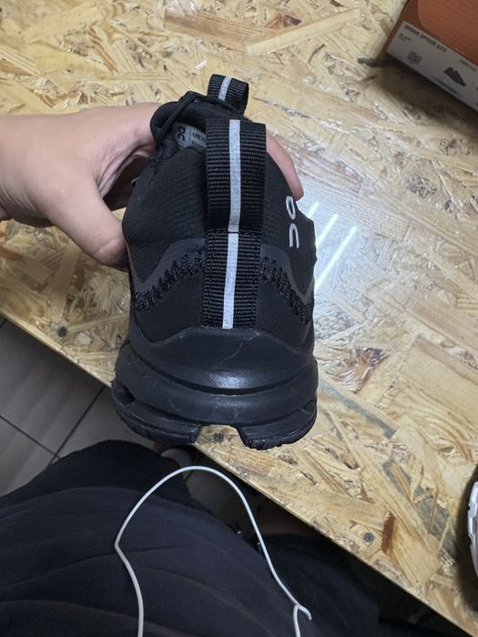 Жіноча трекінгові кросівки/для міста ON Running CloudAway розмір 40.5