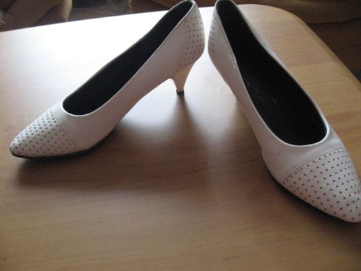 Туфли-лодочки,белые, фирма Сamilletti Argenterie.