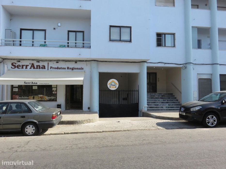 Garagem Fechada com 48 m2 e Janela – Canhoso, Covilhã