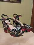 Buty nowe w haftowane kwiaty Primark
