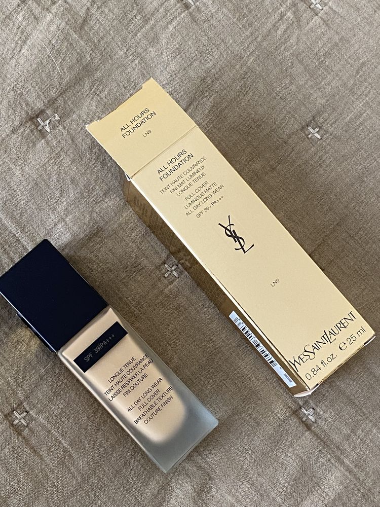 Yves Saint Laurent All Hours Foundation