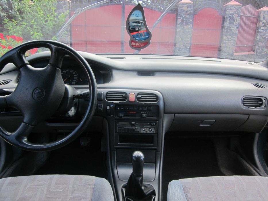 Mazda 626 GE 2.0 1995 року Капот бампер фара крило телевізор