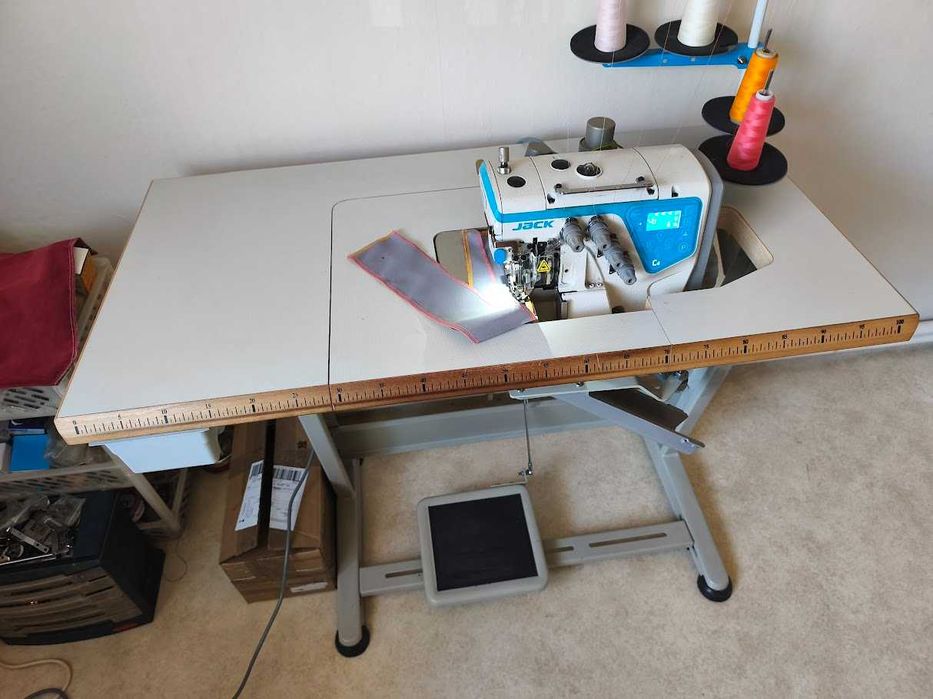 Overlock Jack C4-4 full automat stan jak nowy (juki,Siruba,Zoje)