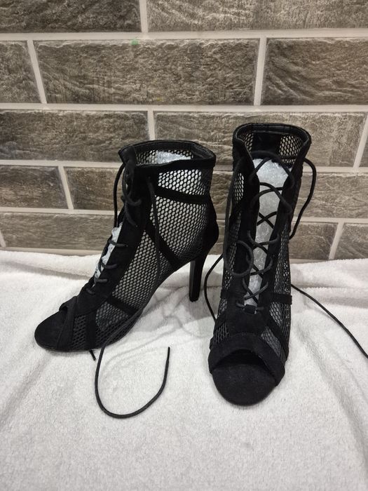 Танцювальне взуття для high heels