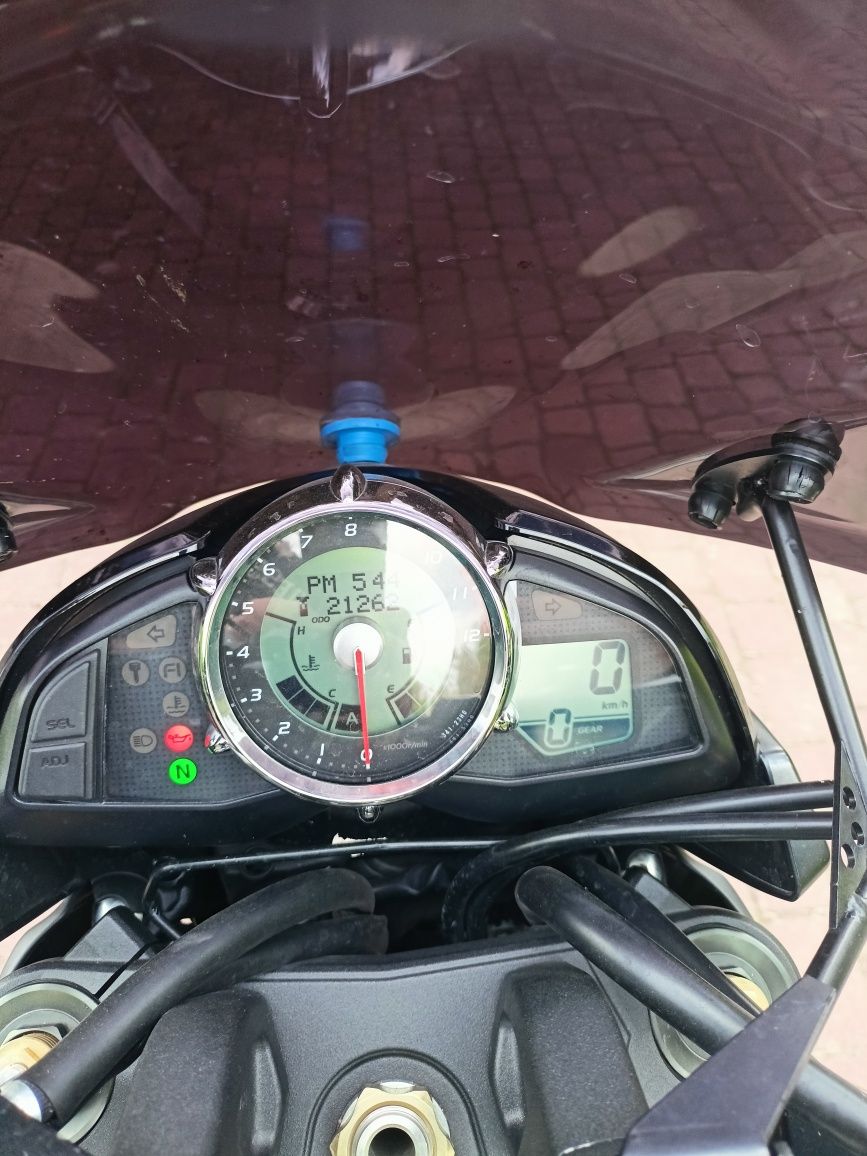 Suzuki b-king motocykl