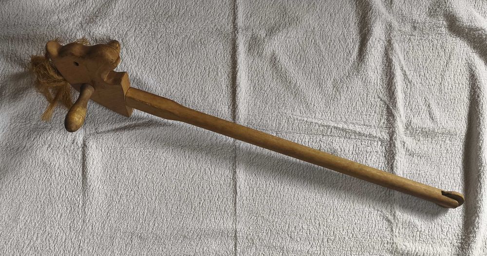 Cavalo de brincar - madeira