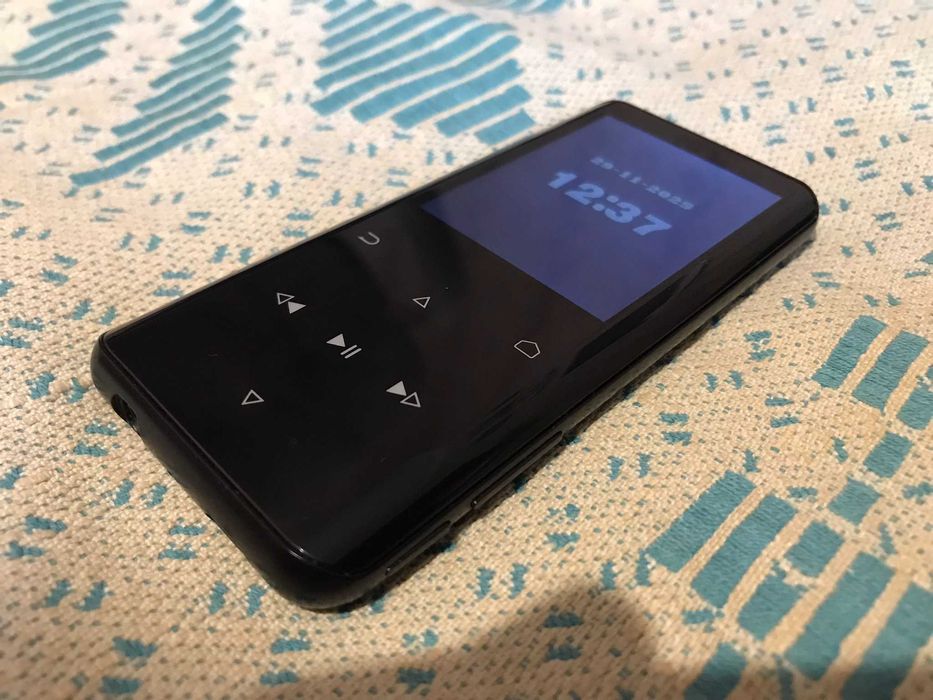 MP3/Hi-Fi плеєр Ruizu D25. 8 Gb. Bluetooth. Добрий стан.