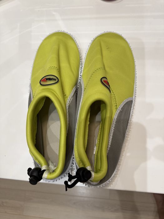 Детские коралки для моря . Разм 37, 34 .