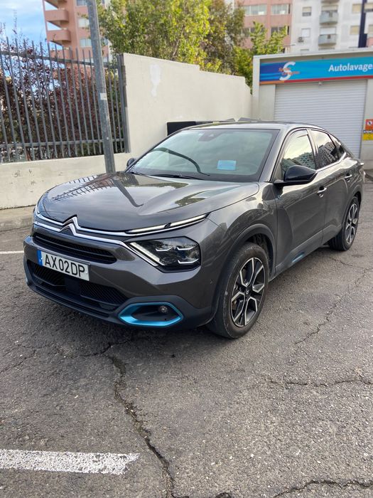 Citroen e C4X impecável como se pode ver nas fotos