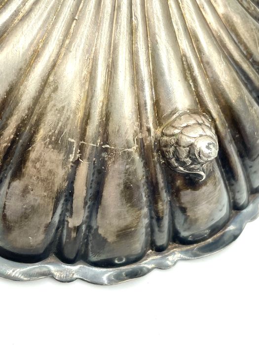 Taça concha de metal com banho de prata antiga