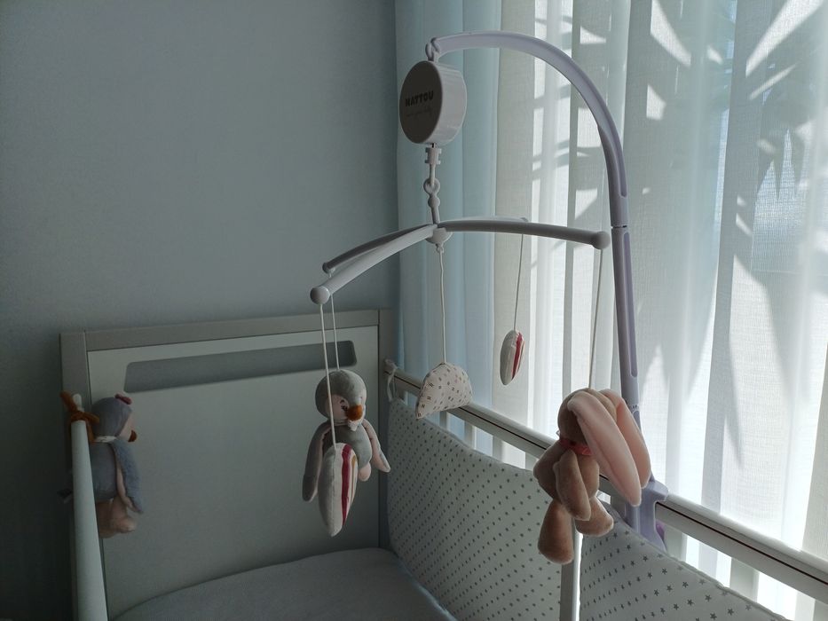 Mobile + boneco musical Nattou rosa