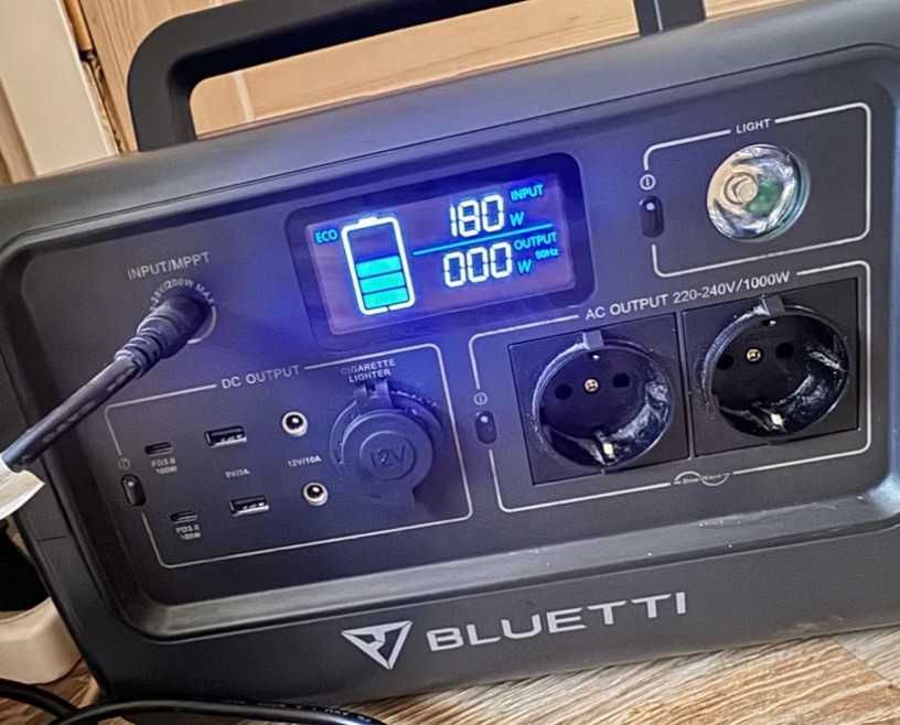 Зарядна станція Bluetti EB70