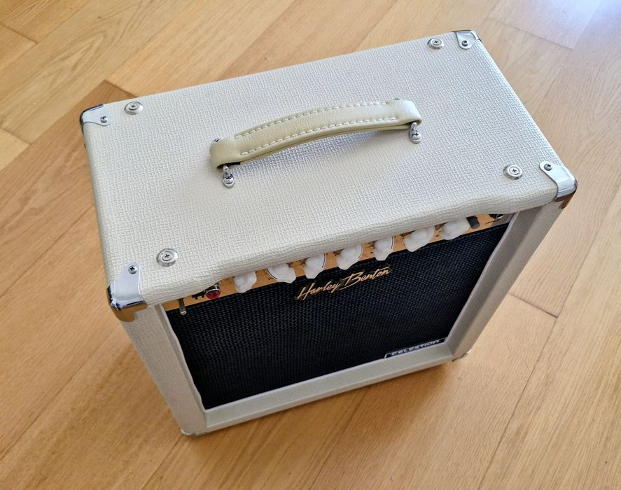 Amplificador de Guitarra Harley Benton Tube 15