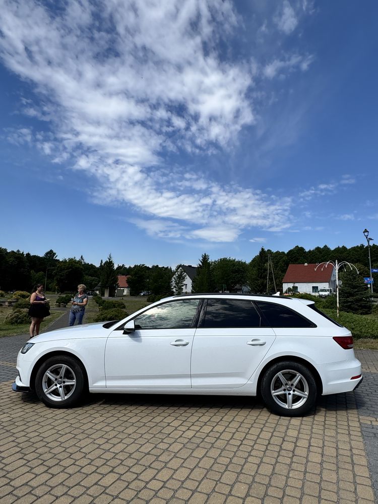 Audi a4 2.0 tdi 2019r bogata wersja PIEKNA z łopatkami