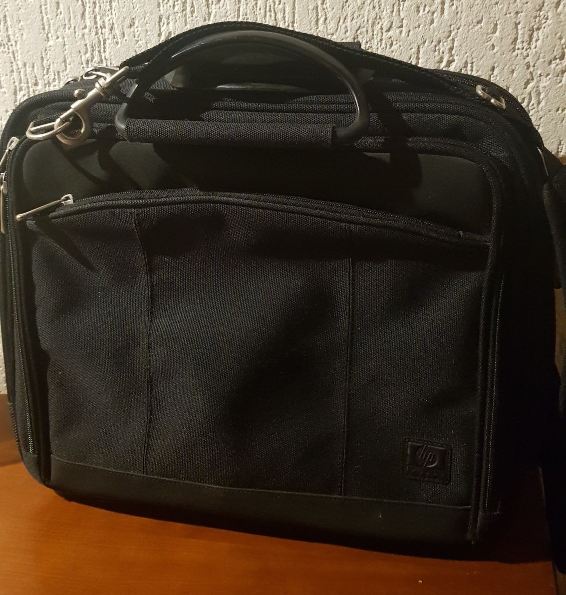 Mala preta para portatil resistente