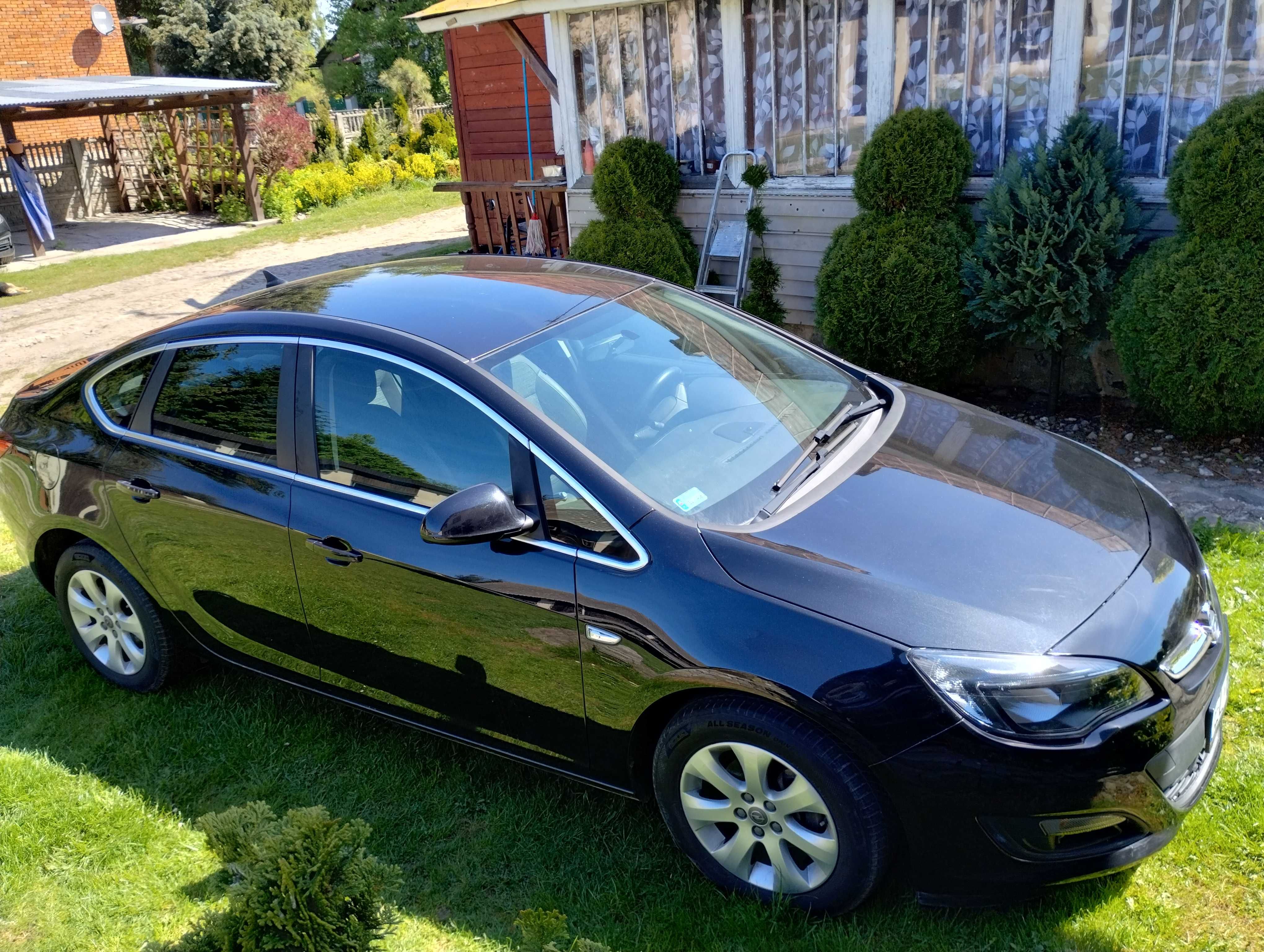 opel Astra 1,6 bogate wyposażenie
