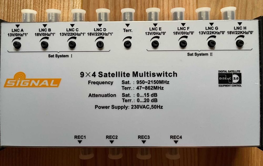 Multiswitch Signal 9/4 do rozdziału / wzmocnienia sygnału TV / SAT