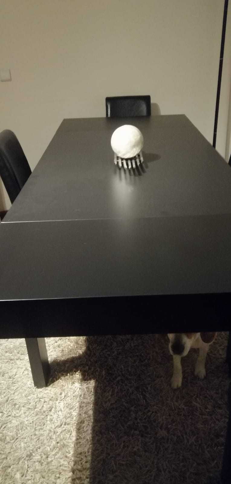 Mesa de jantar e mesa de apoio de sofá