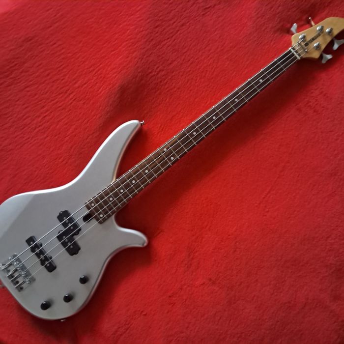 Бас гітара Yamaha RBX 170