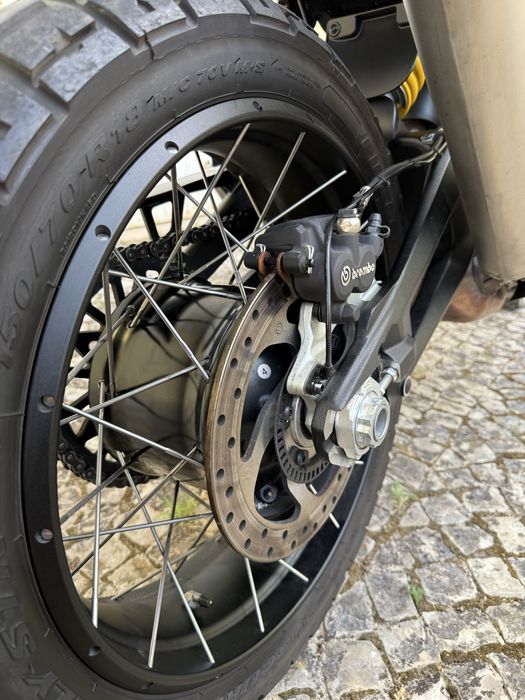 Ducati DesertX como nova