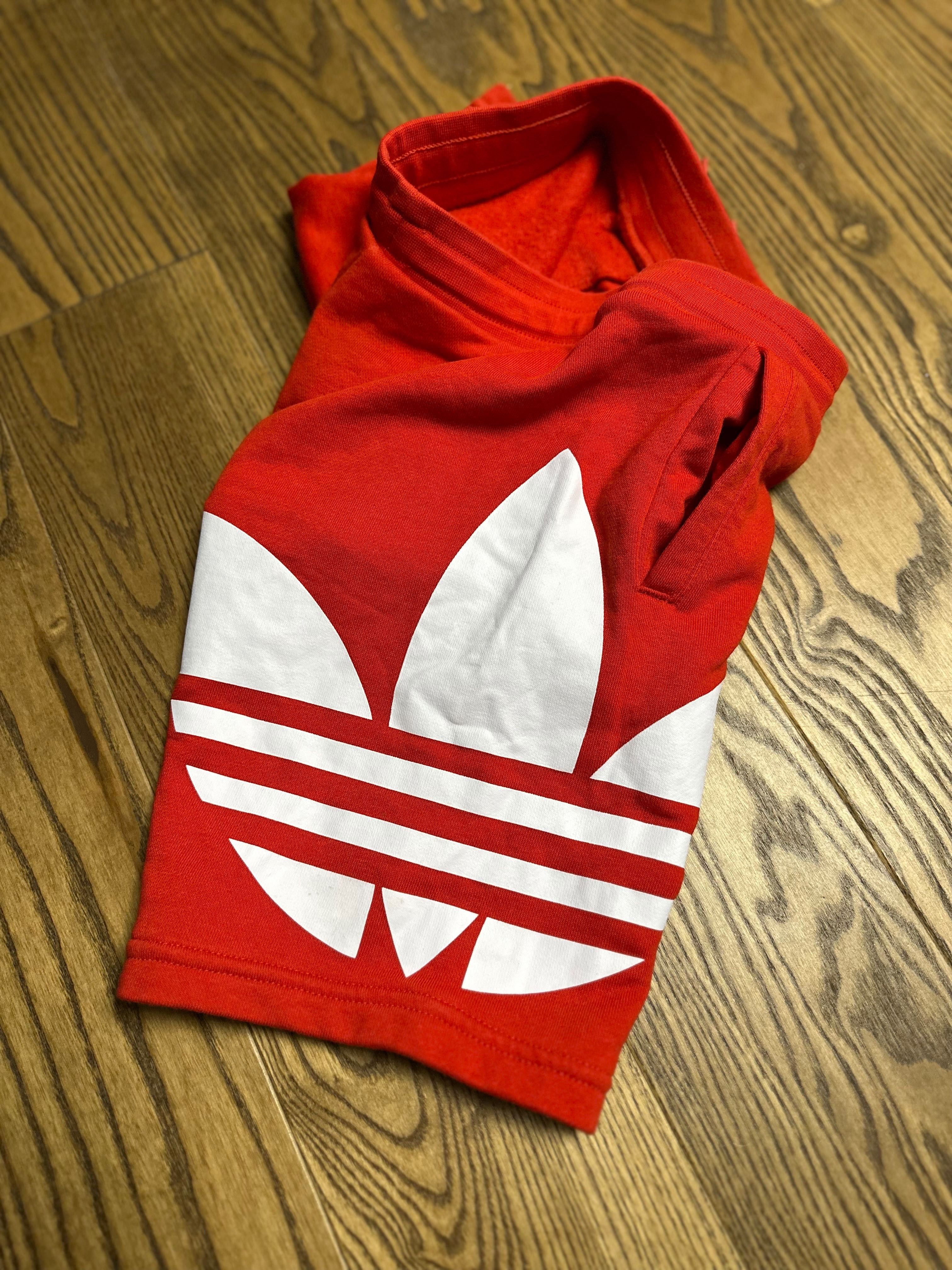 Spodenki chłopięce Adidas 9-10lat/140cm czerwone z białym logo