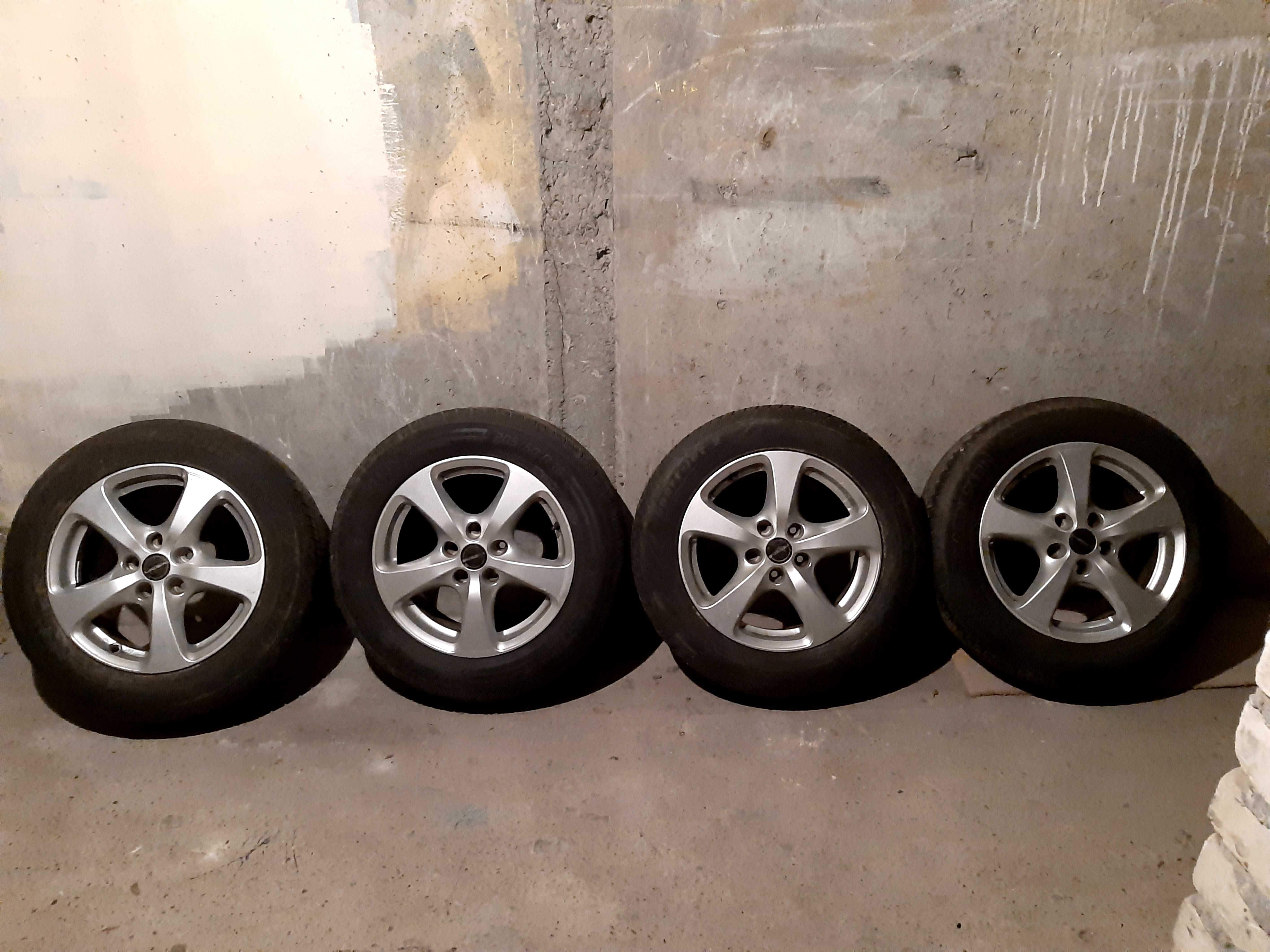 Koła 16 " Audi A4 B8 z oponami letnimi