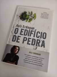 O Edifício de Pedra, Asli Erdogan