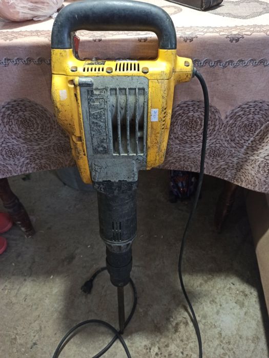 DeWALT відбійний молоток 107 dB