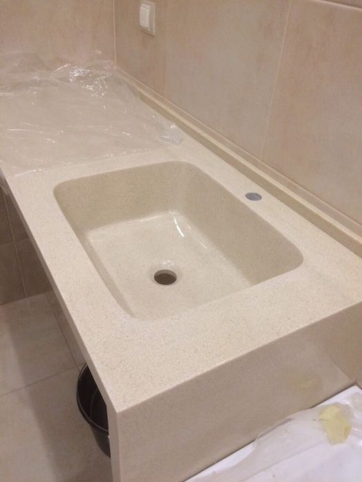 Продам столешницу из исскуственного камня , в ванную комнату