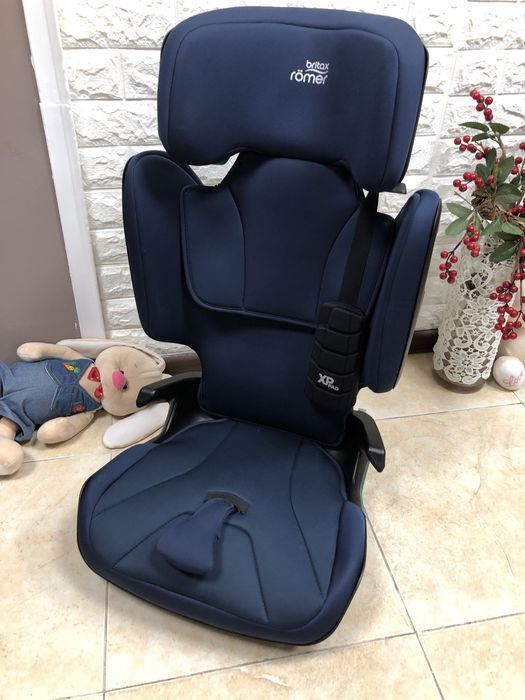 Автокрісло BRITAX ROMER KIDFIX I-Size  Група 2/3 (15-36кг) бустер