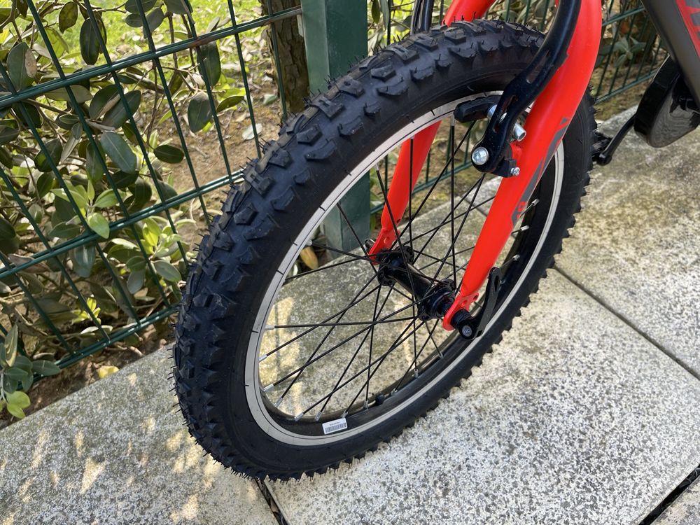 Bicicleta de aluminio menino até 10 Anos NOVA