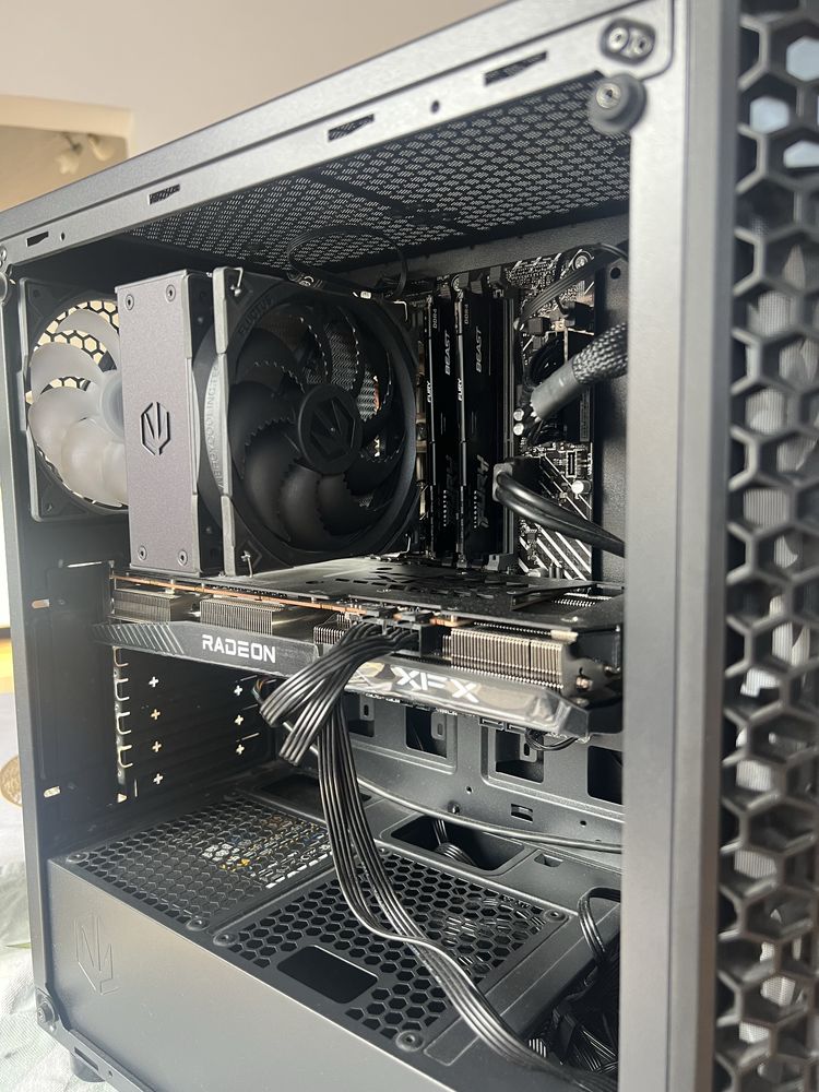 GAMINGOWY KOMPUTER I5-13500 (13 gen),rx6700 xt 12 VRAM, 16 RAM,SSD M2.