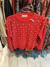 Czerwony sweterek S/M perły cyrkonie