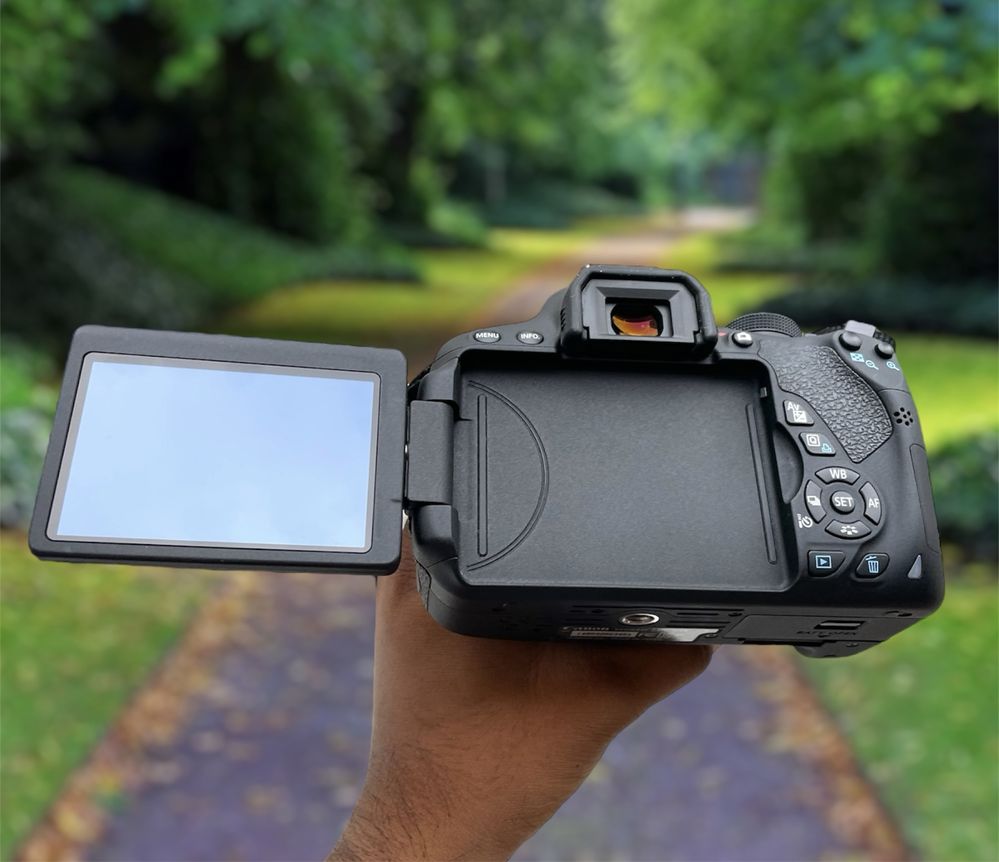 Canon Eos 700D ecrã toque com lente 18-55mm