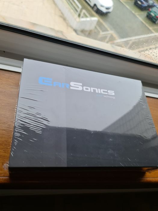 Auriculares- In Ears Earsonics EM10