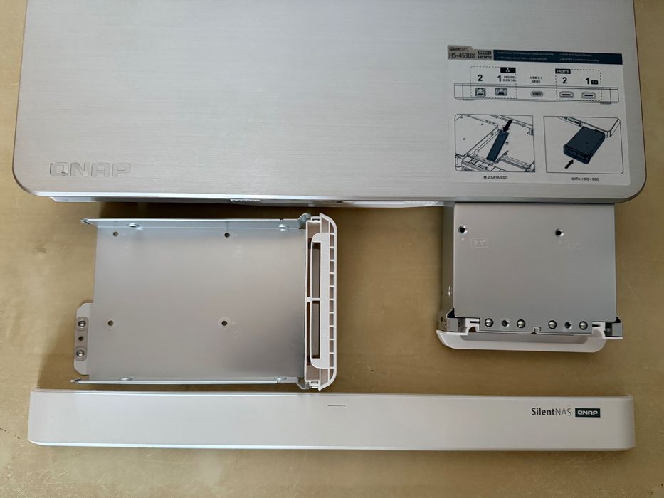 Qnap HS-453DX 4GB RAM NAS HDMI 4k 10GbE