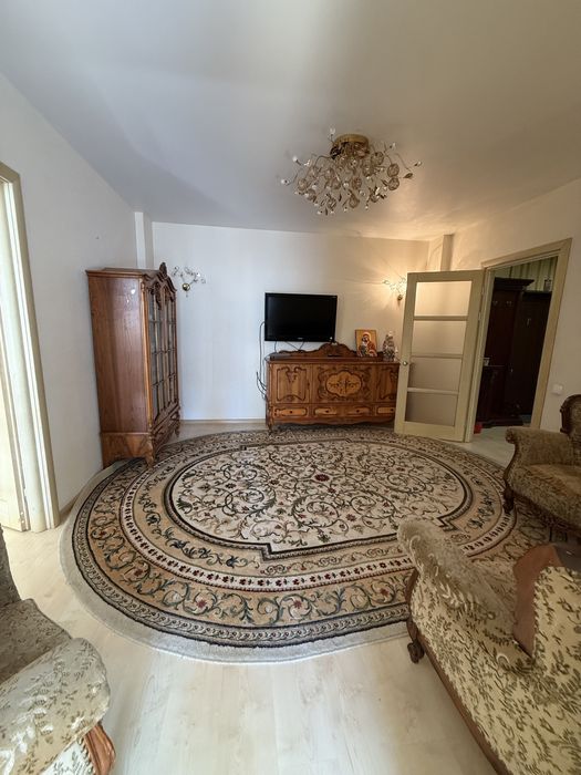 Пропоную велику 2ну 70 метрів на Сахарова під прогаму також