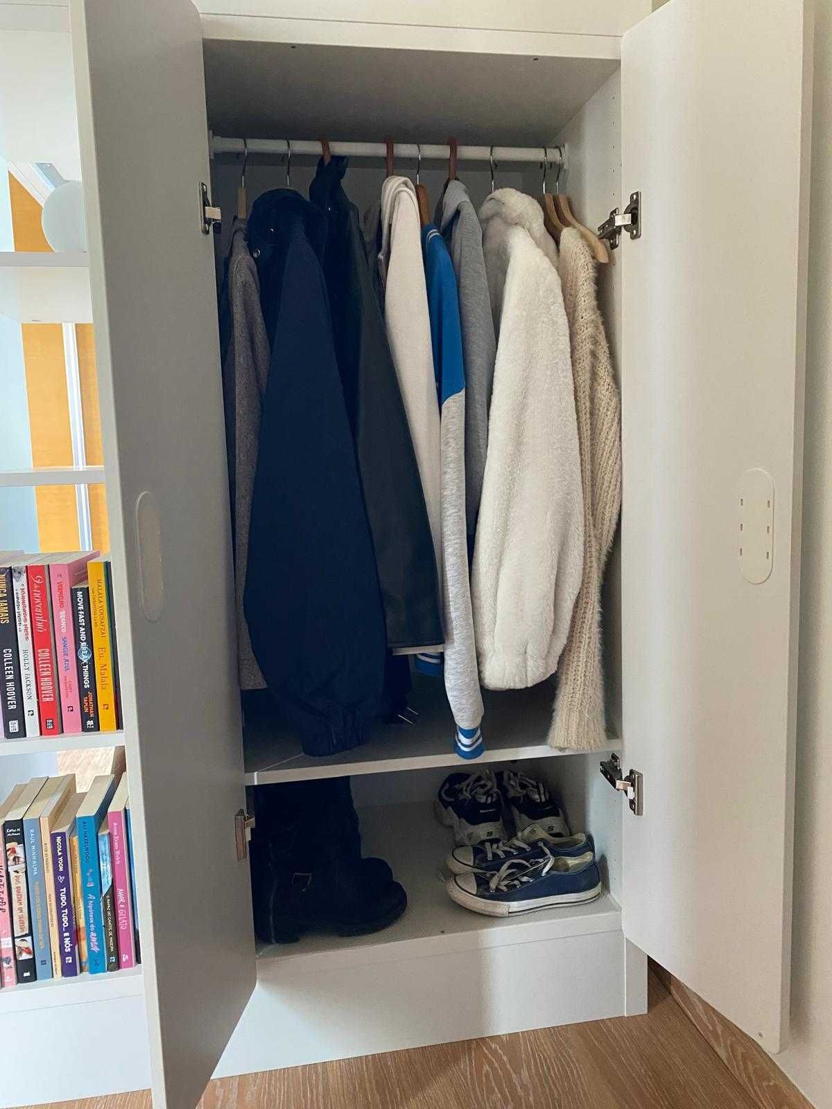 Cama loft IKEA com sofá incluído — ótimo estado!
