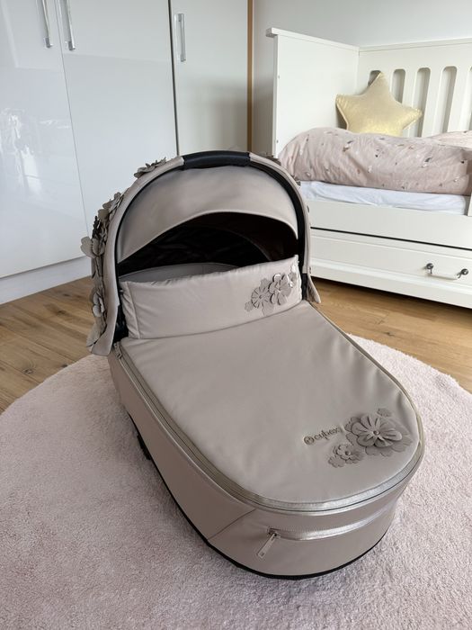 Cybex Priam 4.0 Simply Flowers Beige gondola