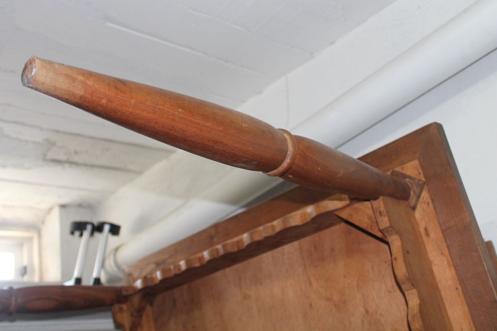 Mesa em madeira maciça