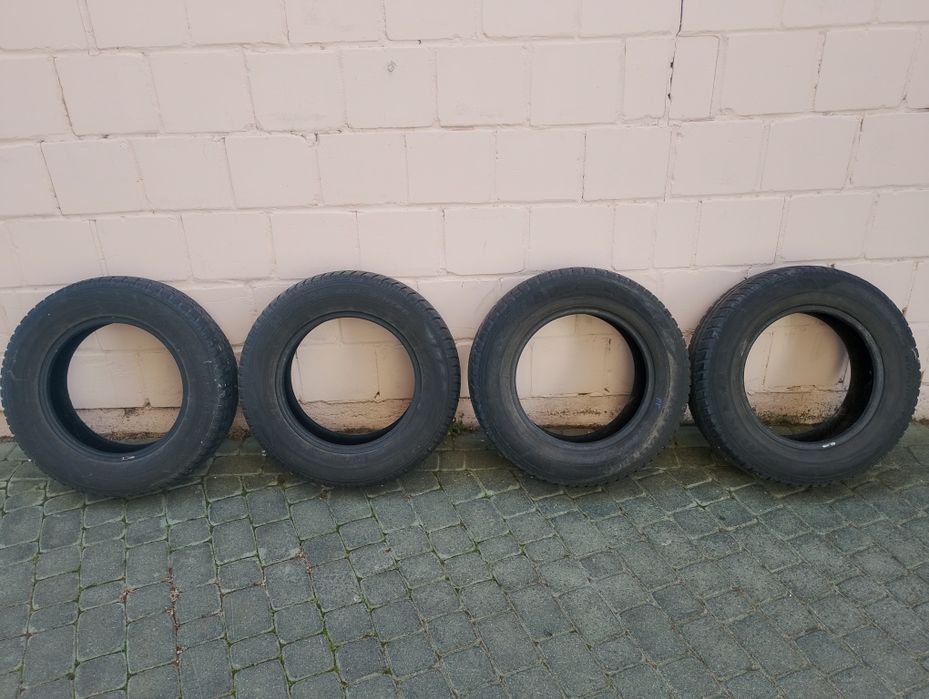 Opony Falken HS449 zimowe 205/70 R16 komplet