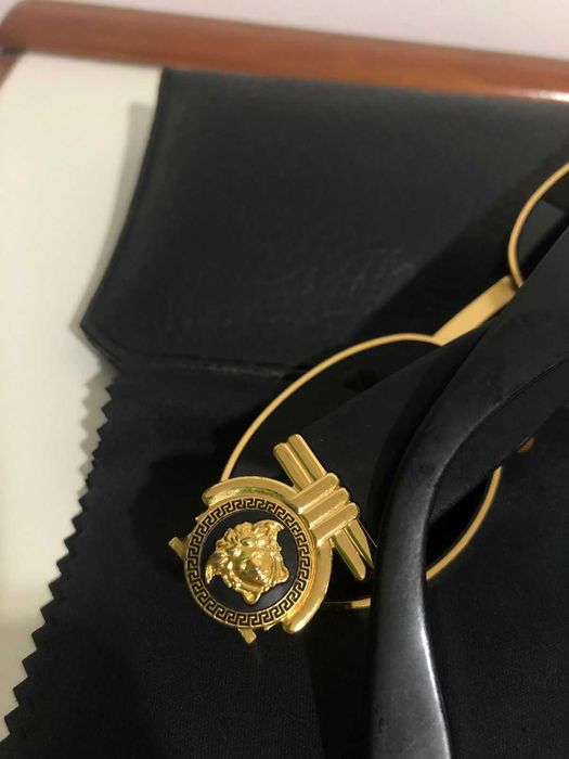 Óculos de Sol Original Versace modelo Vintagem S72 Preto com Ouro