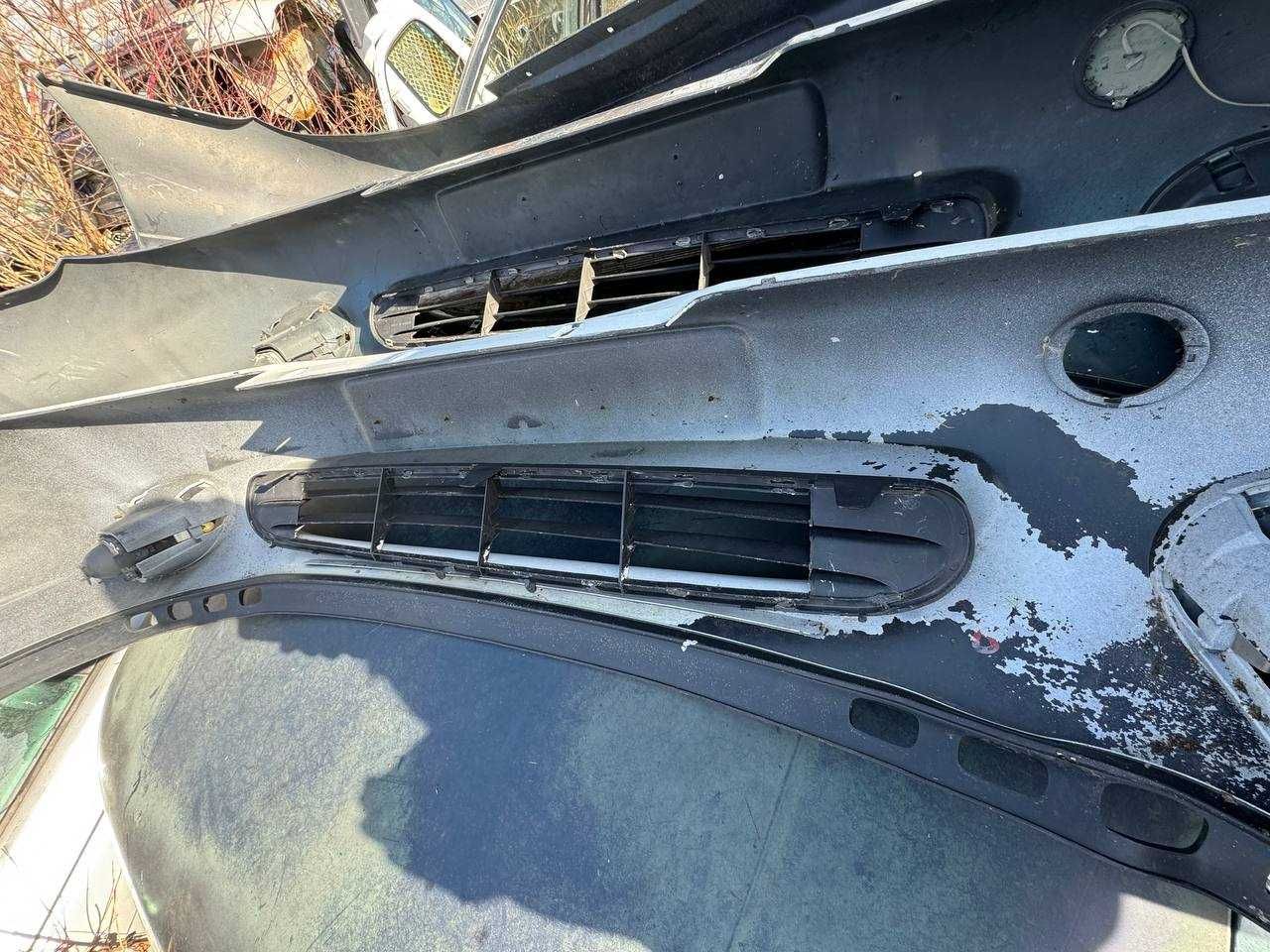 Передній бампер до Ford Mondeo 1995
