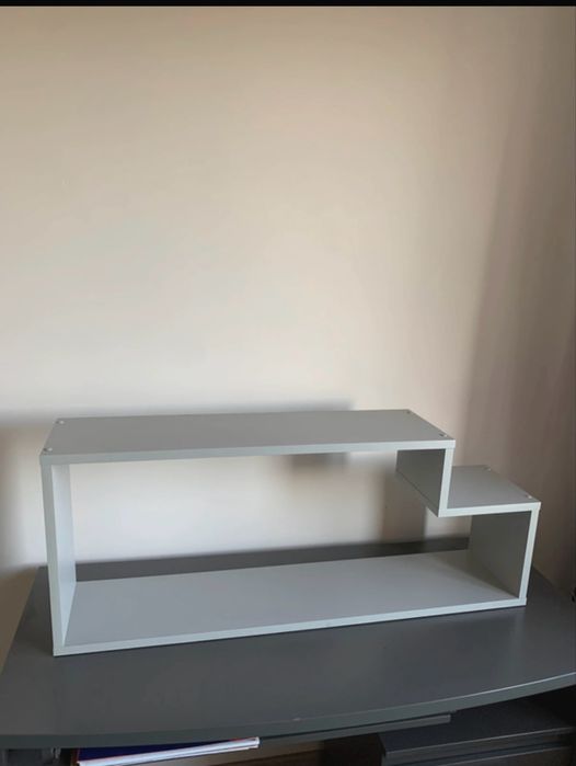 Szare pułki firmy Meblik(LOL)