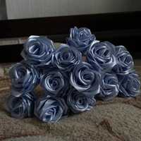 Букет з атласних троянд голубо-фіолетовий